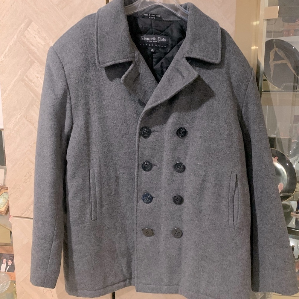 🤩Host Pick🥳 Like new men’s Kenneth Cole peacoat